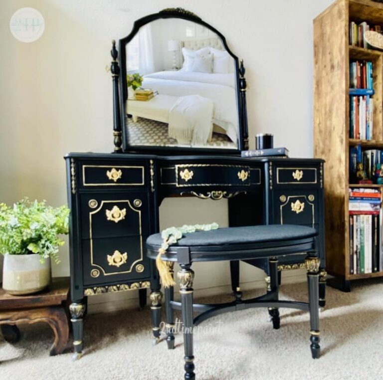 Gorgeous Antique Vanity set (Circa 1910s)